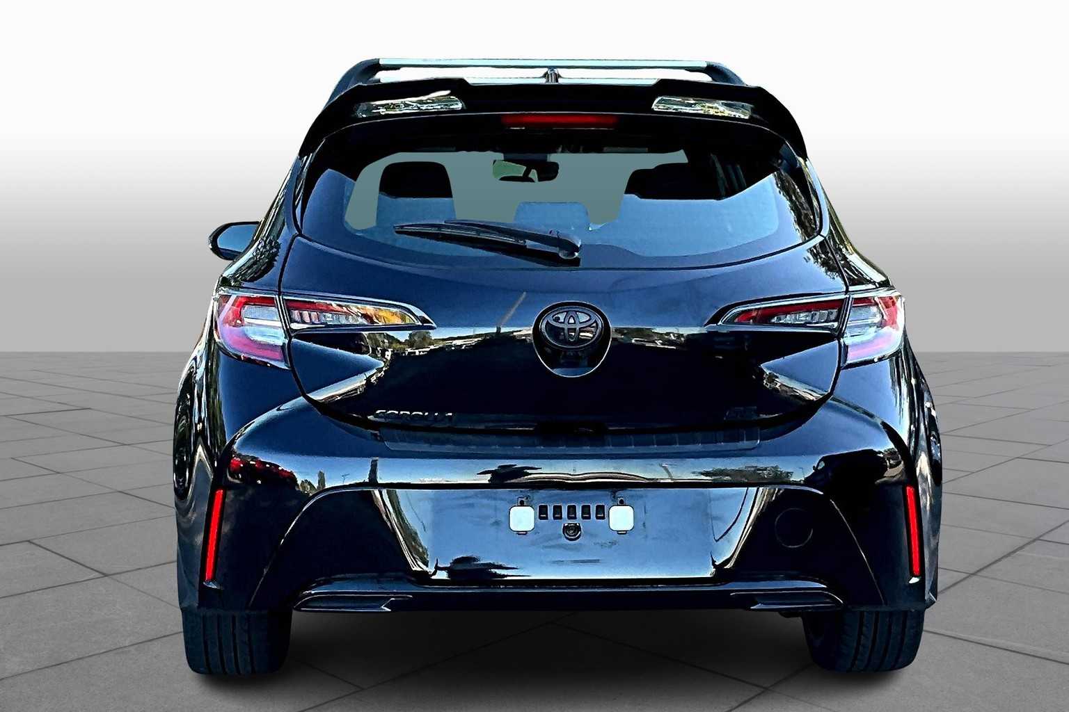 2022 Toyota Corolla SE Nightshade Edition photo 4