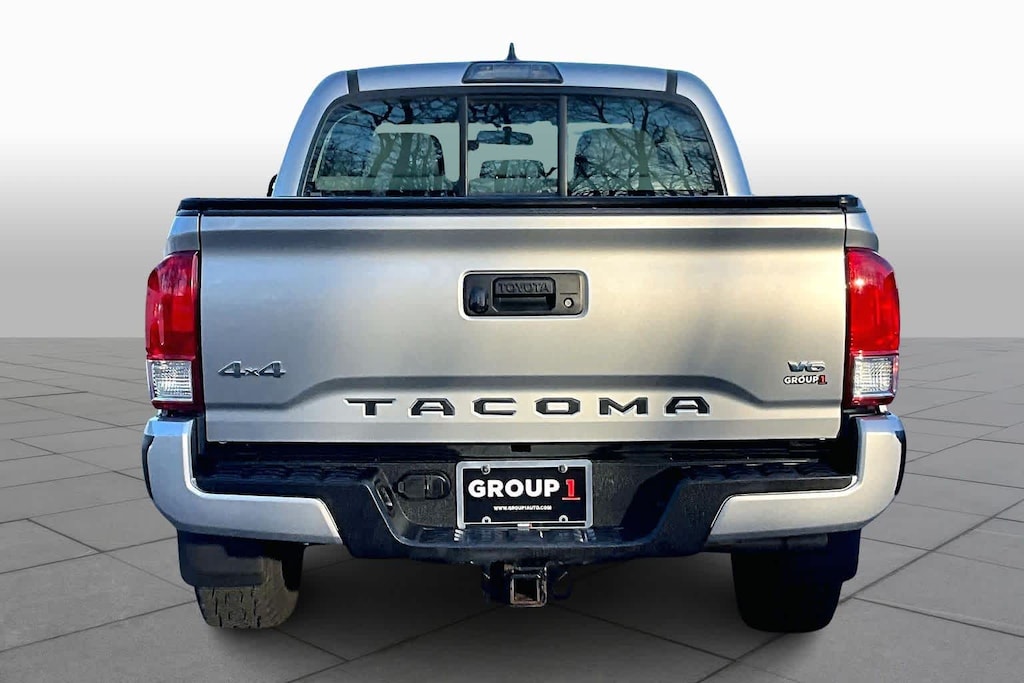 Used 2016 Toyota Tacoma SR 4WD Double Cab V6 AT Truck Double Cab