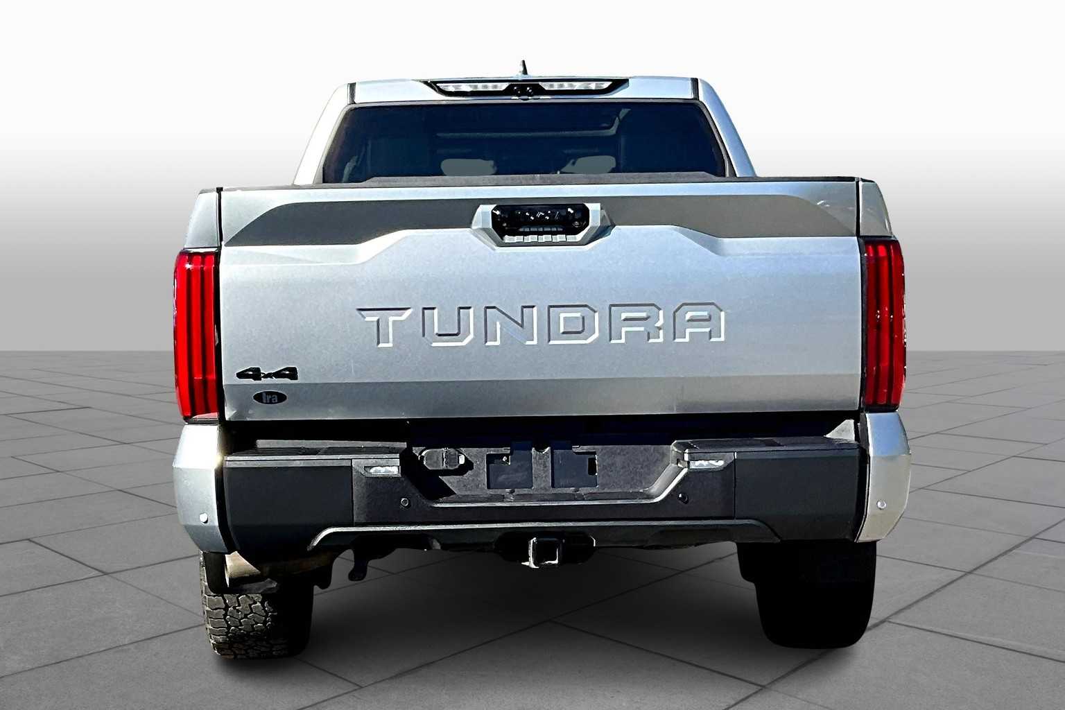 2024 Toyota Tundra Limited CrewMax photo 4