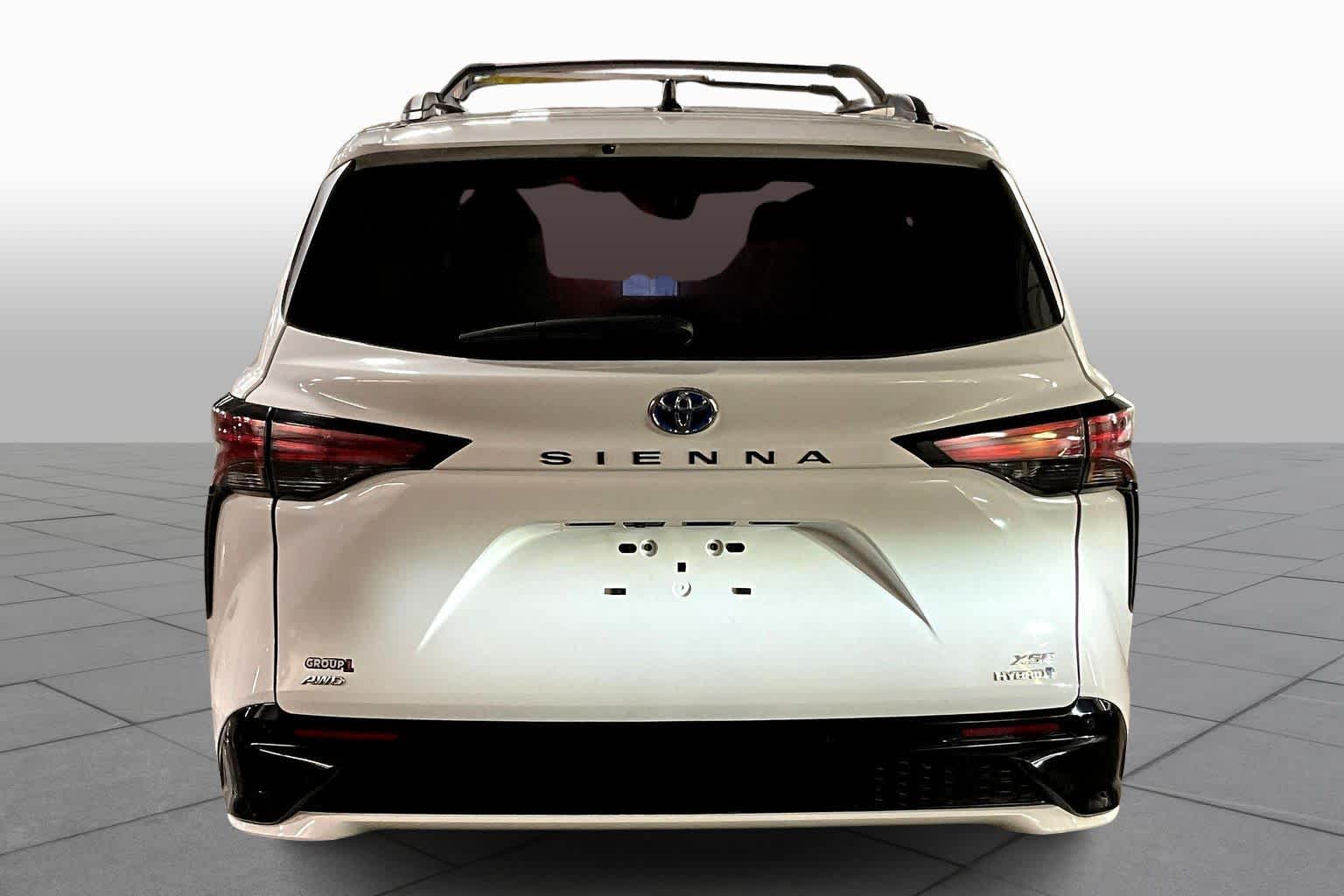 2023 Toyota Sienna XSE photo 4