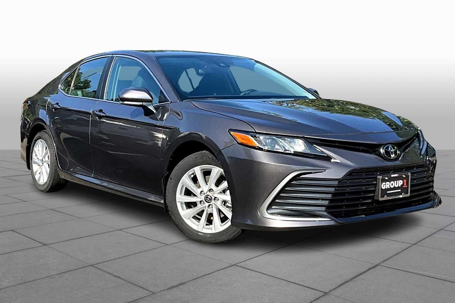 2023 Toyota Camry LE photo 2