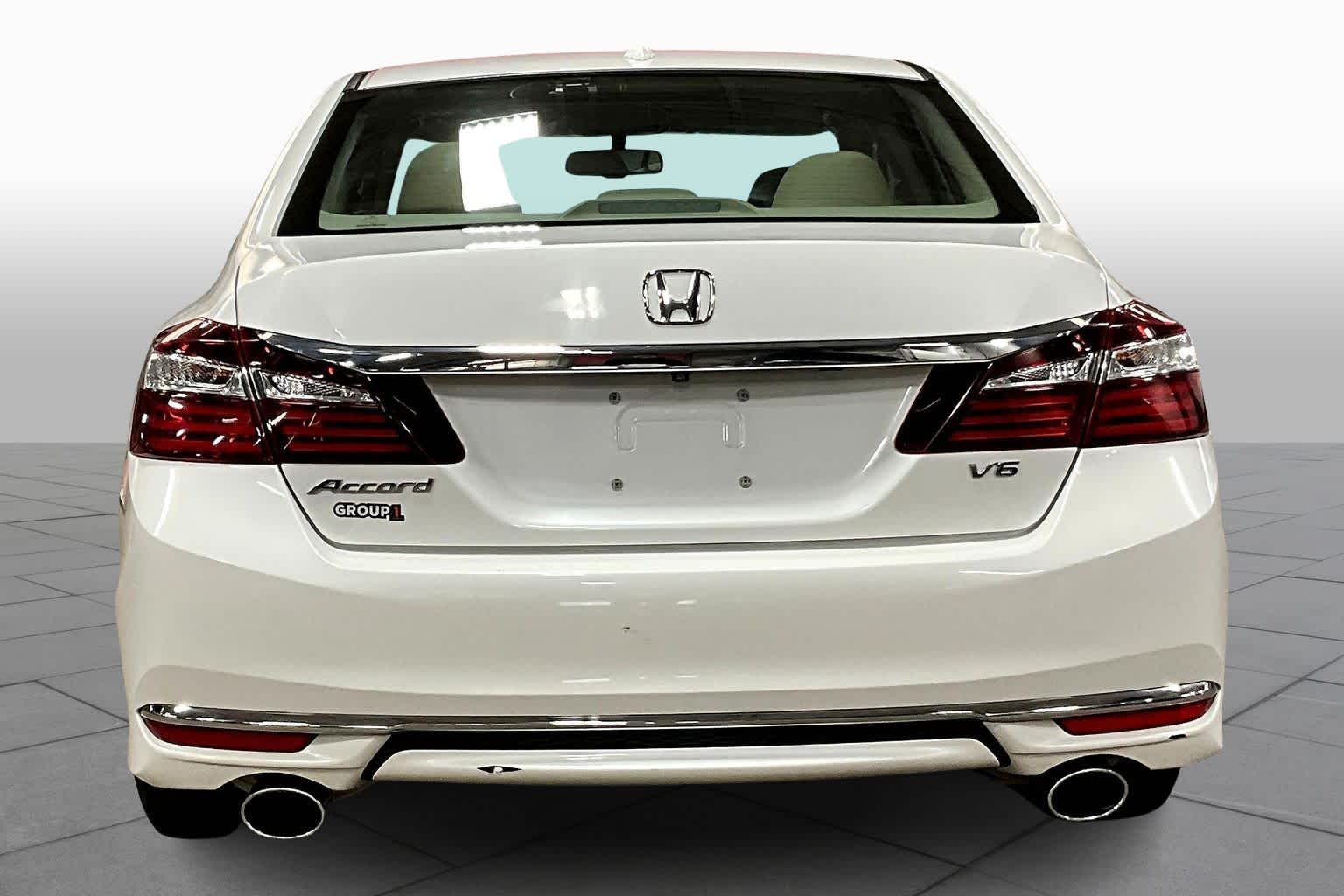 2016 Honda Accord EX-L V6 photo 4