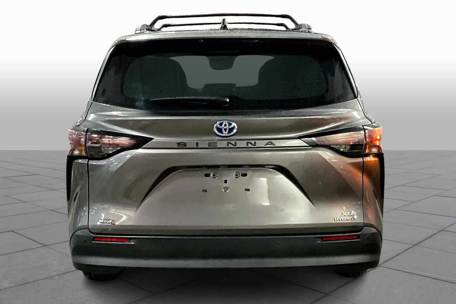 2024 Toyota Sienna XLE photo 4