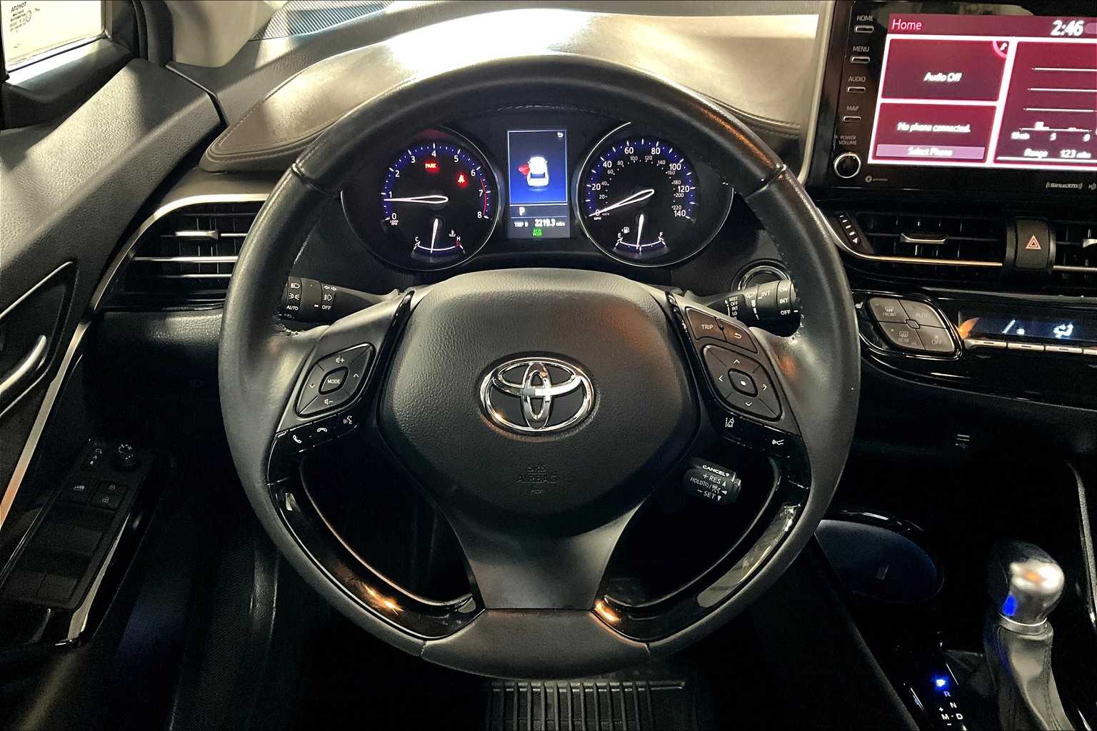 2022 Toyota C-HR Limited photo 4