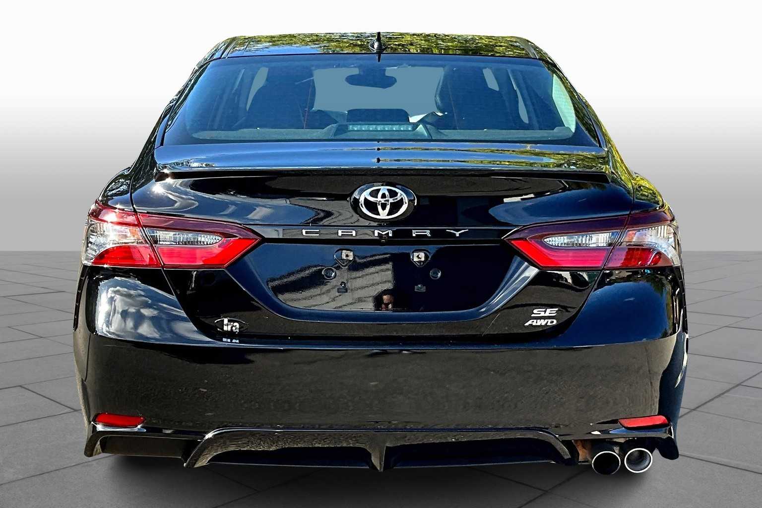 2021 Toyota Camry SE photo 4