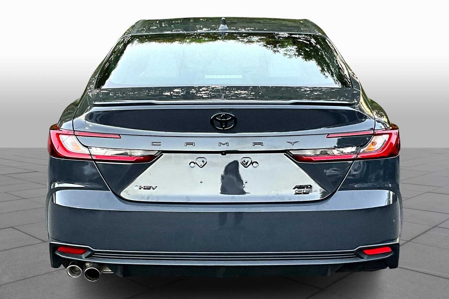 2025 Toyota Camry SE photo 4