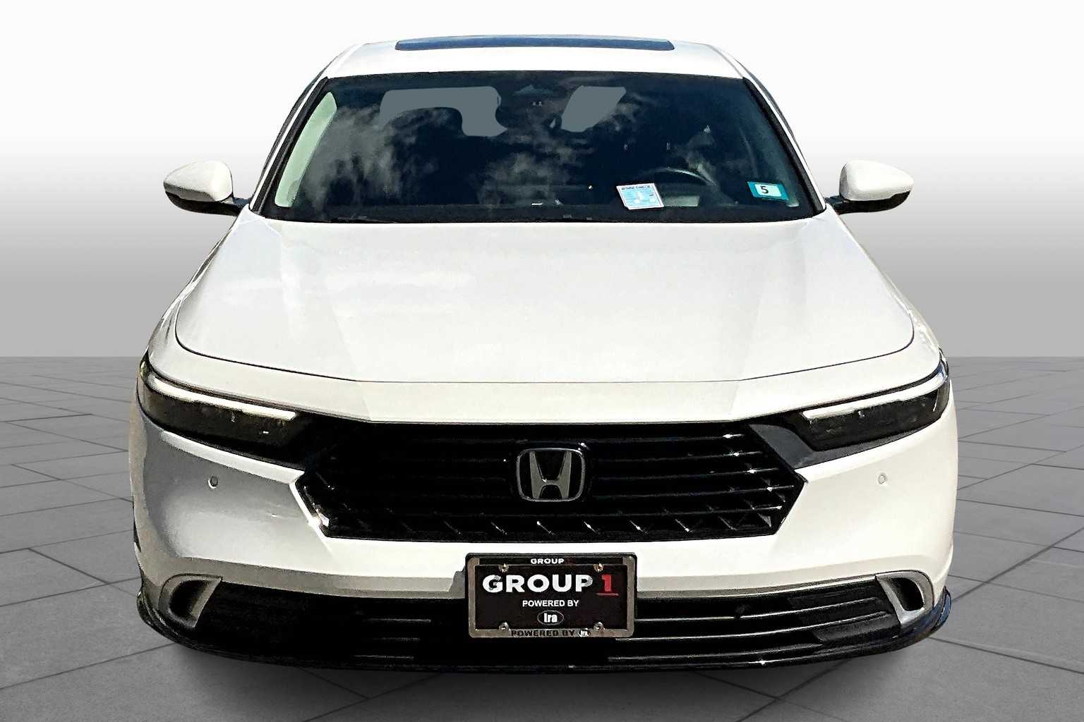 2023 Honda Accord Hybrid Touring photo 3