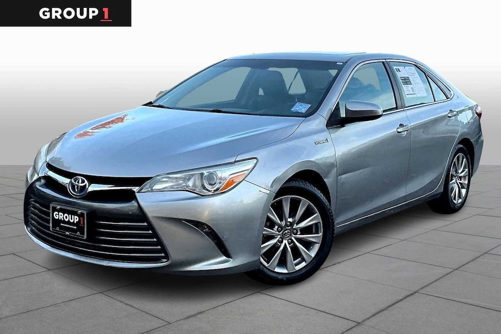 Used 2017 Toyota Camry Hybrid XLE Sedan