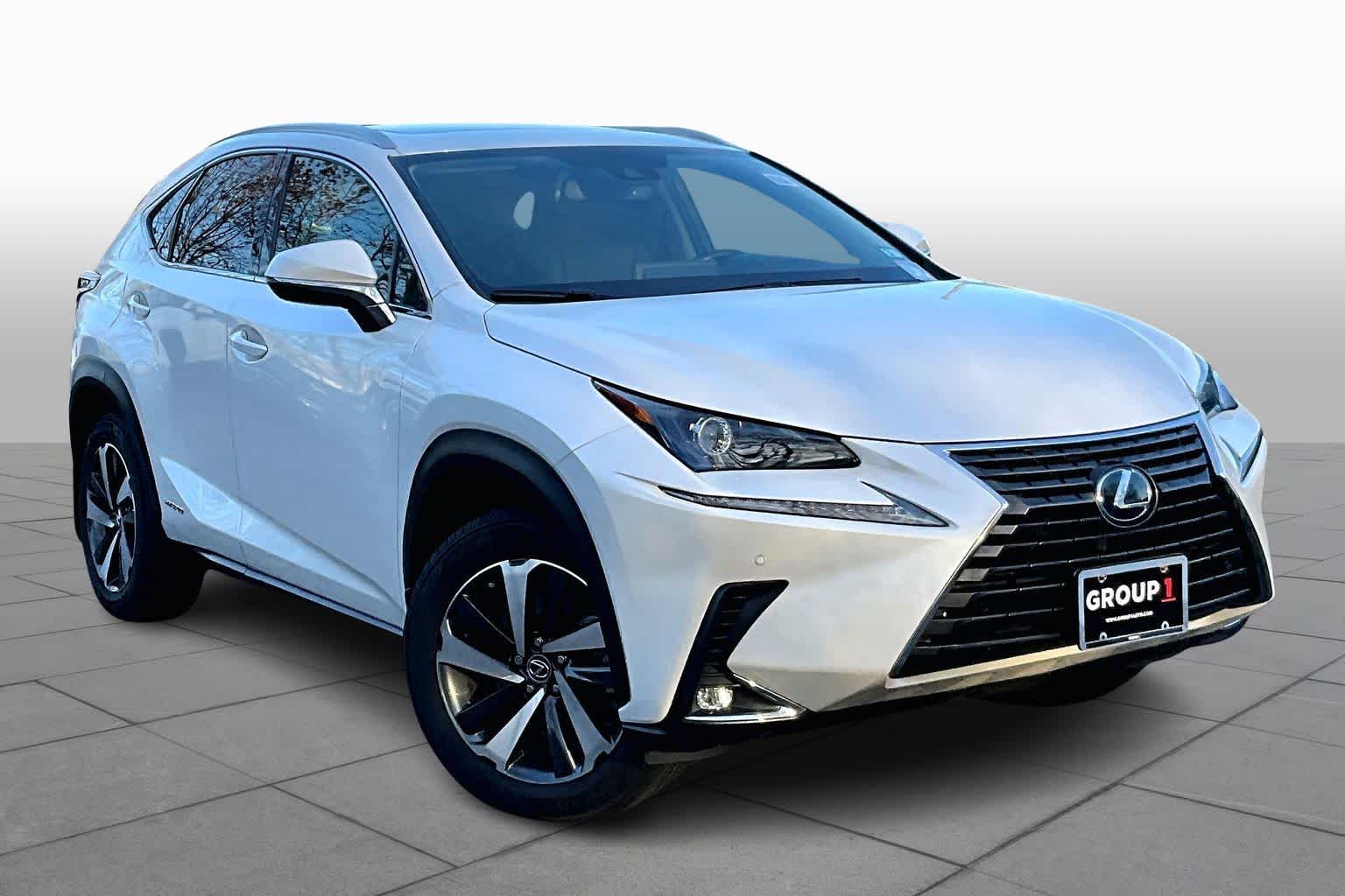 2021 Lexus NX 300h photo 2
