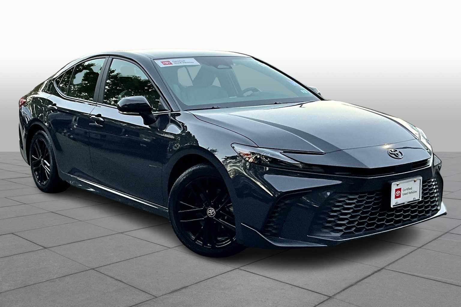 2025 Toyota Camry SE photo 2