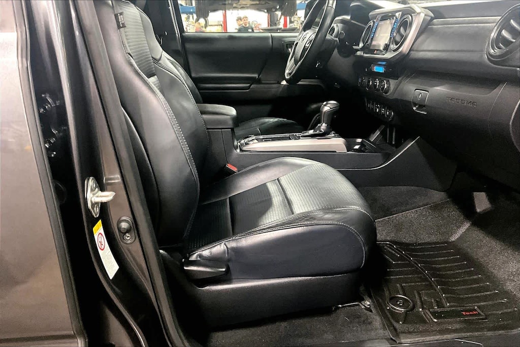 2018 Toyota Tacoma Limited Double Cab V6 4x4 photo 4