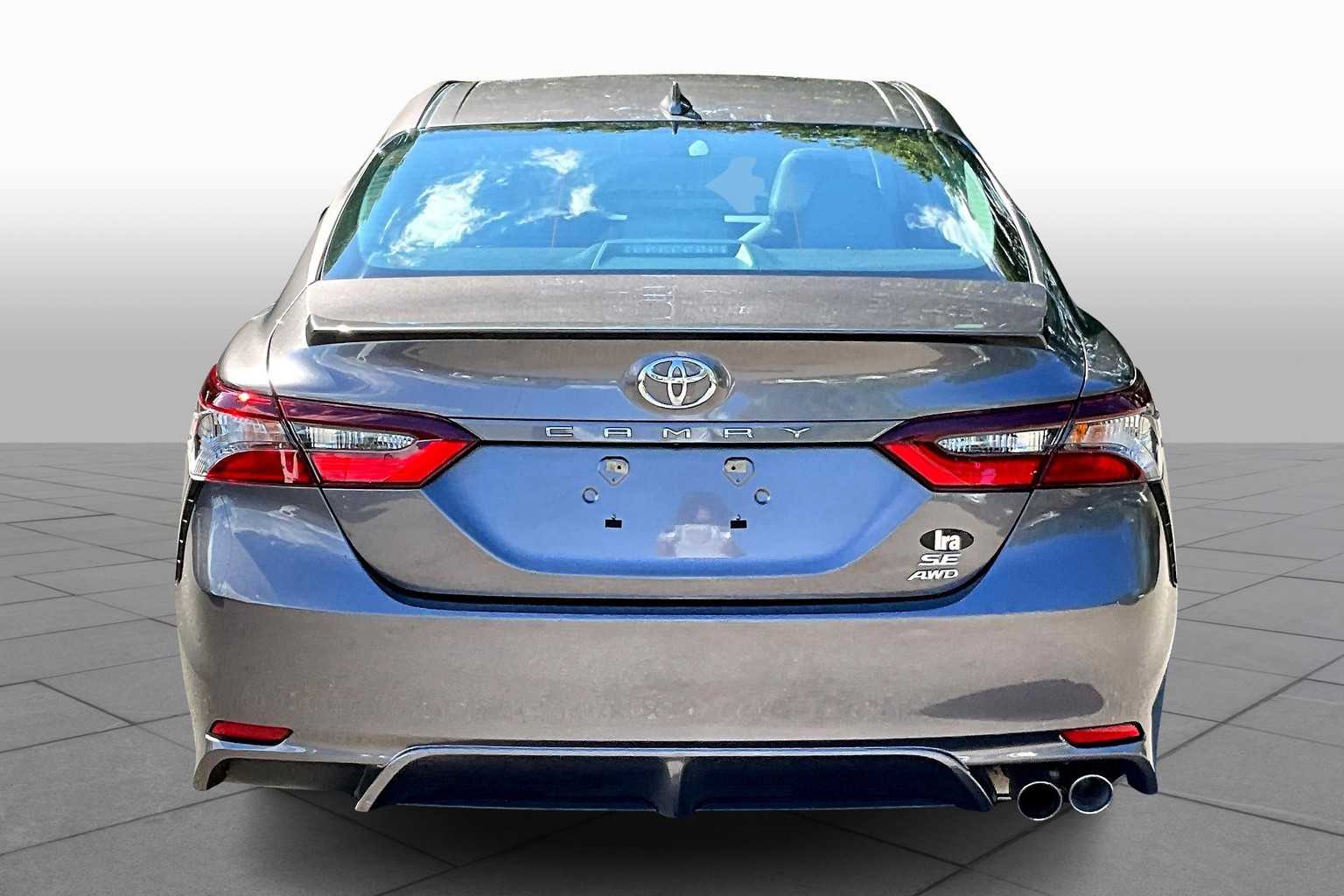 2024 Toyota Camry SE photo 4