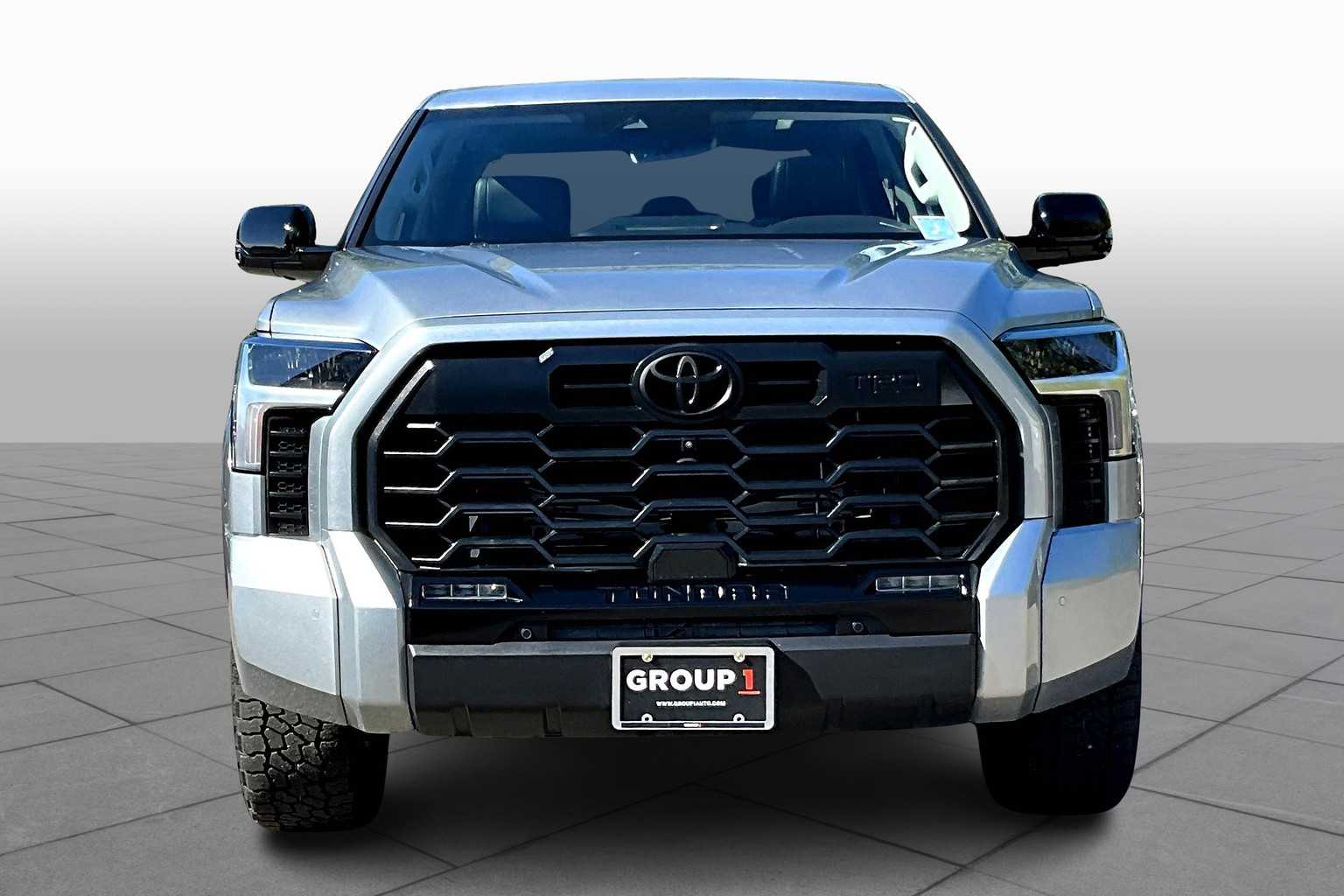 2024 Toyota Tundra Limited CrewMax photo 3