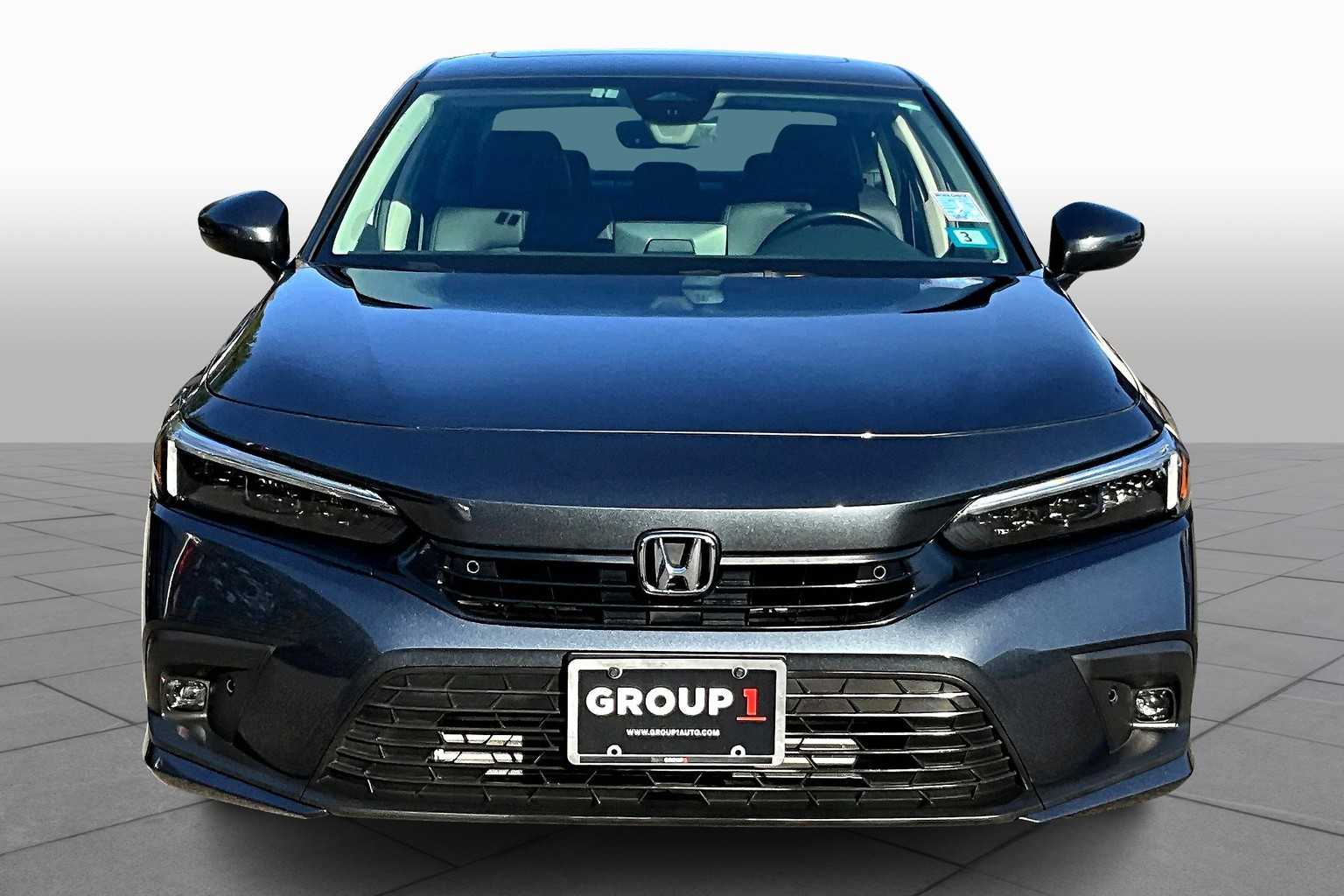 2024 Honda Civic Touring photo 3