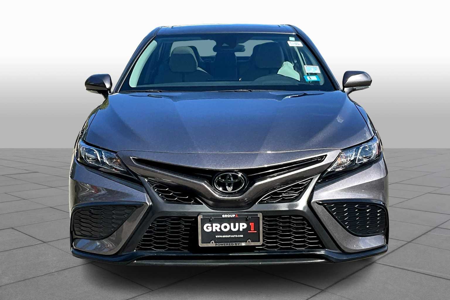 2024 Toyota Camry SE photo 3