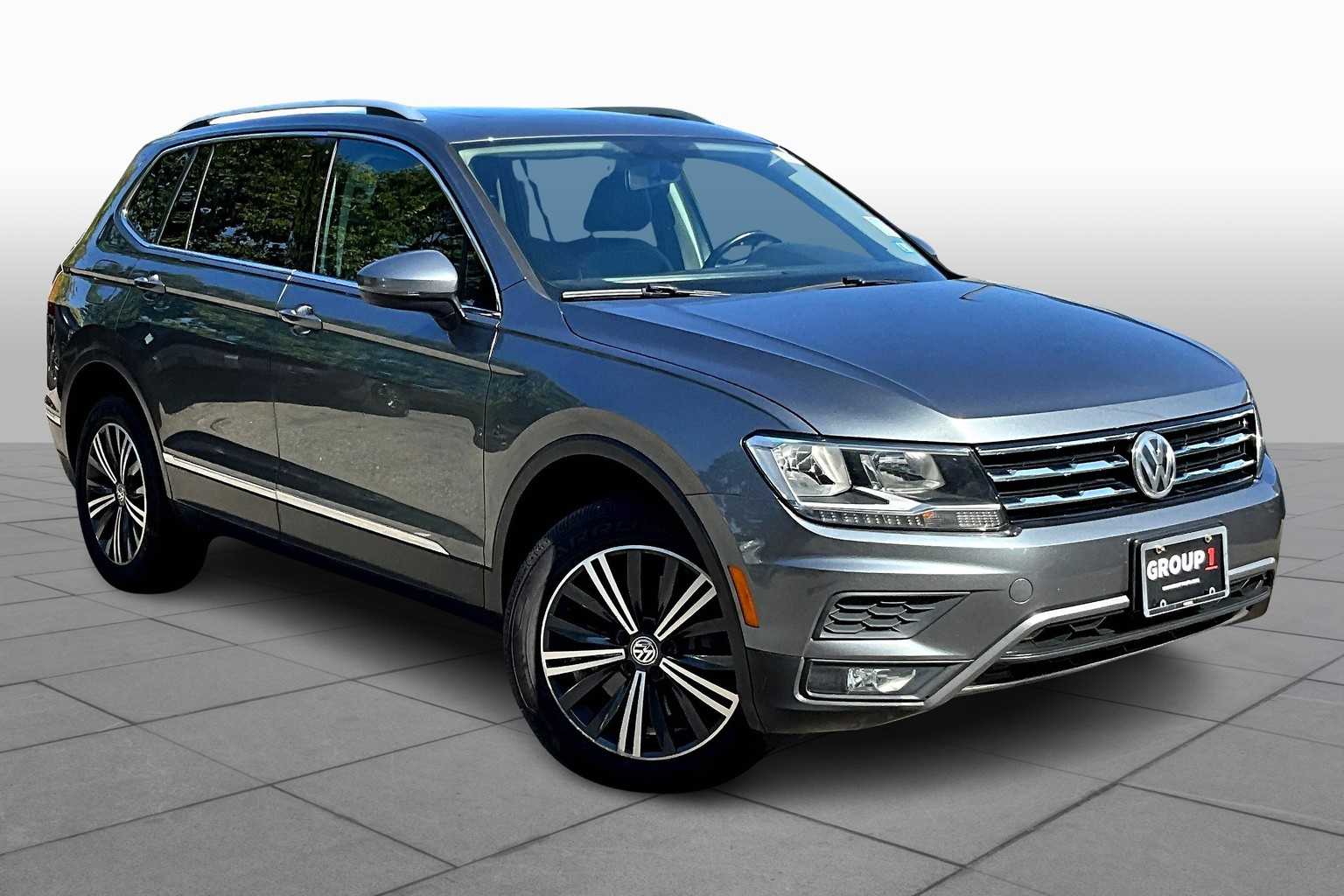 2018 Volkswagen Tiguan SEL photo 2