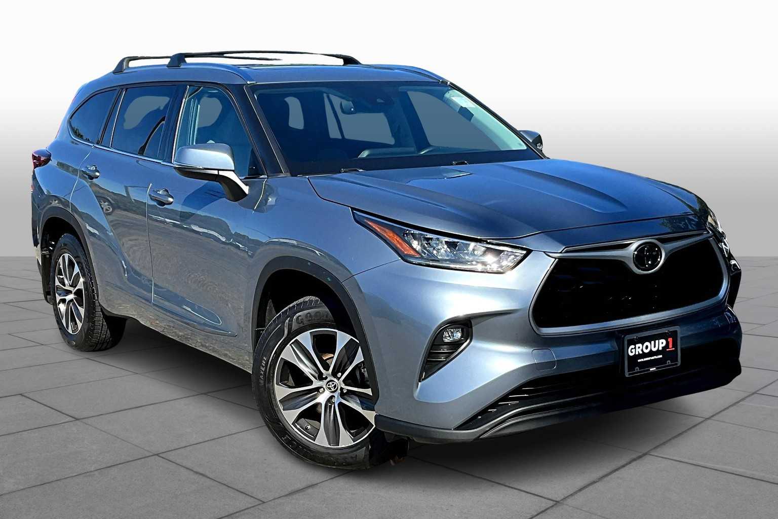 2020 Toyota Highlander XLE photo 2