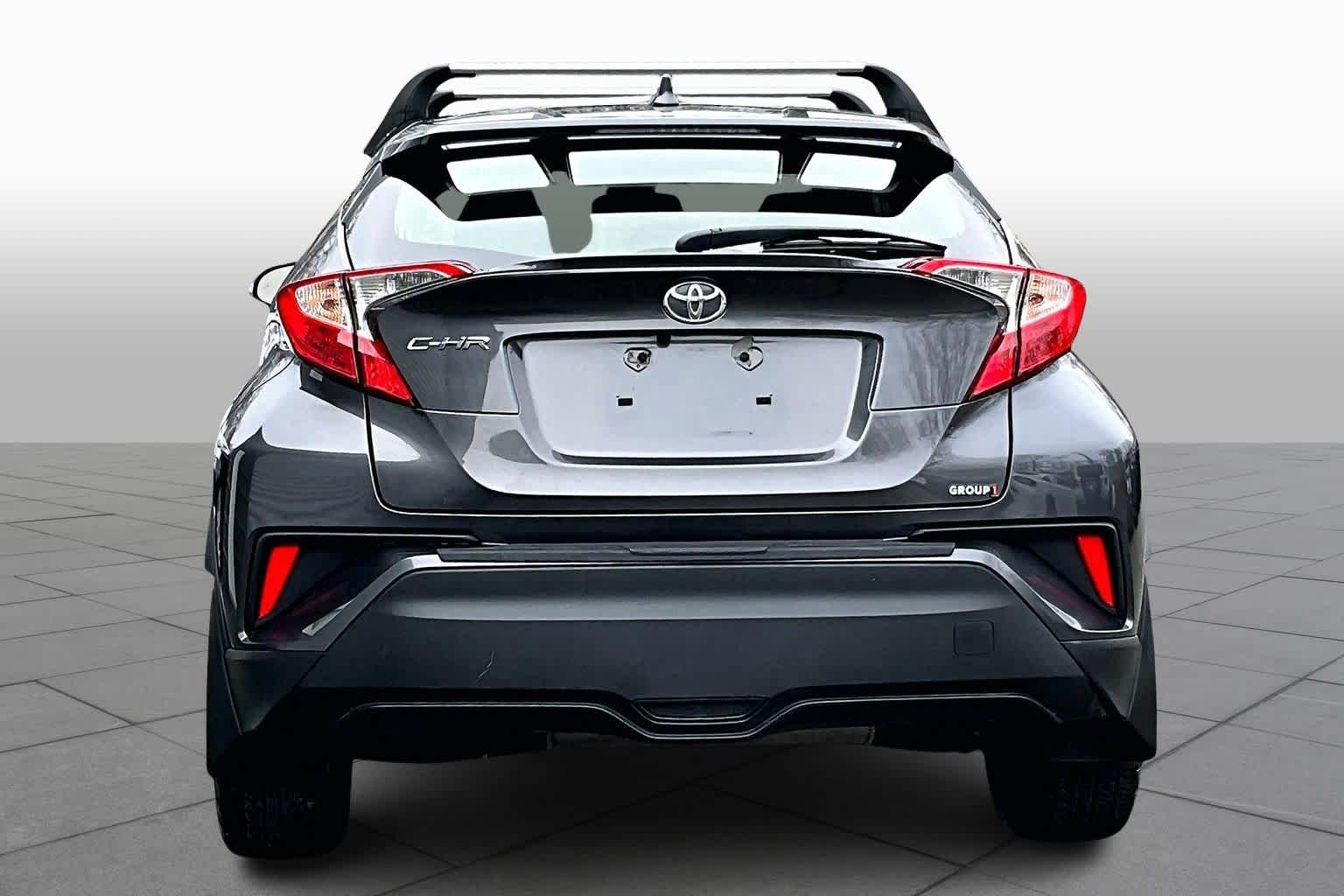 2020 Toyota C-HR XLE photo 4