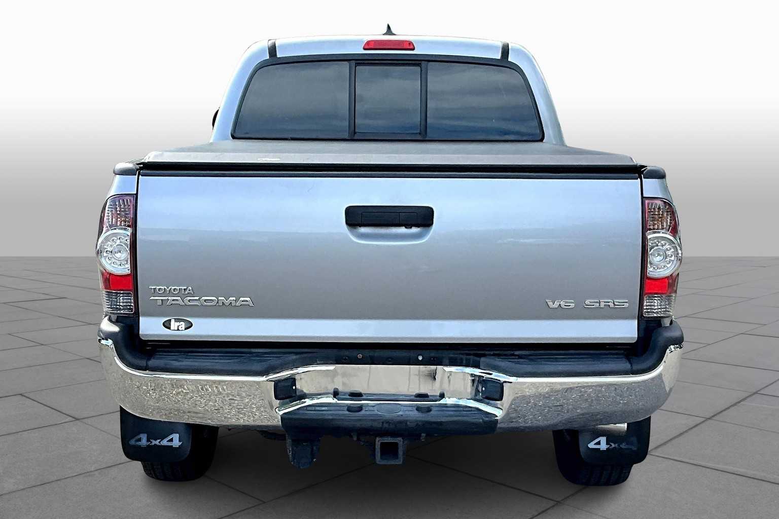2015 Toyota Tacoma V6 photo 4