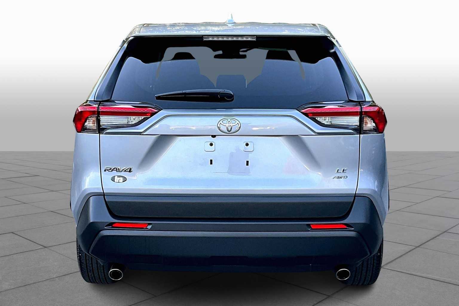 2024 Toyota RAV4 LE photo 4