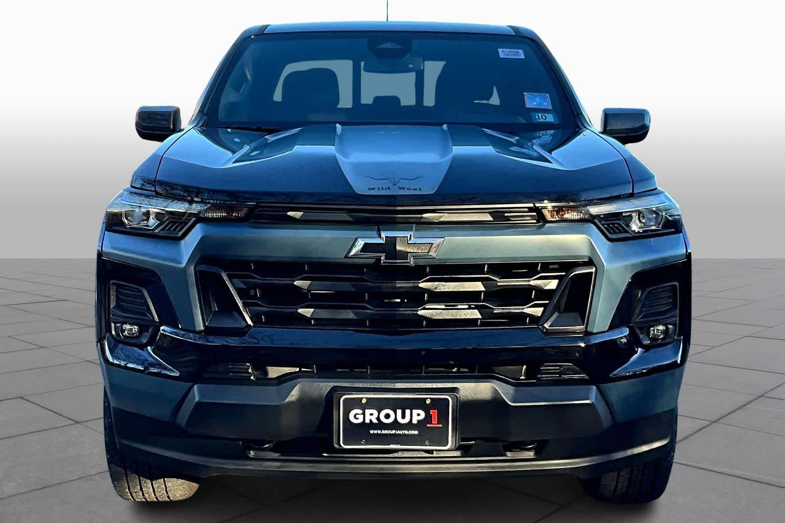 2024 Chevrolet Colorado LT photo 3