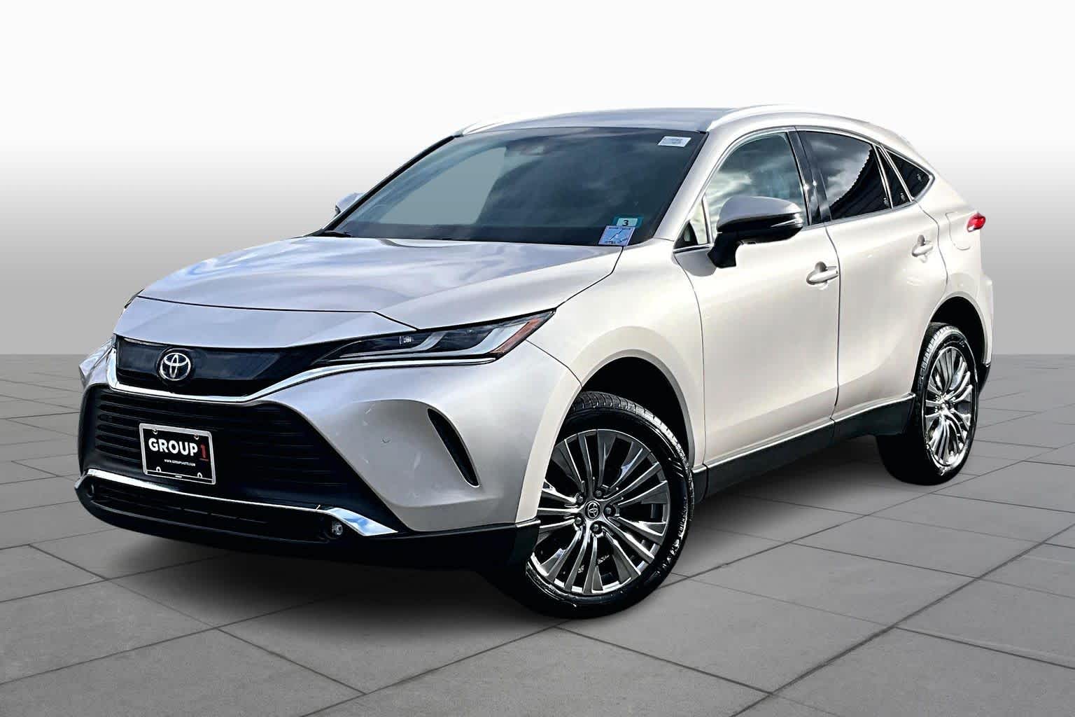 2024 Toyota Venza XLE photo 2