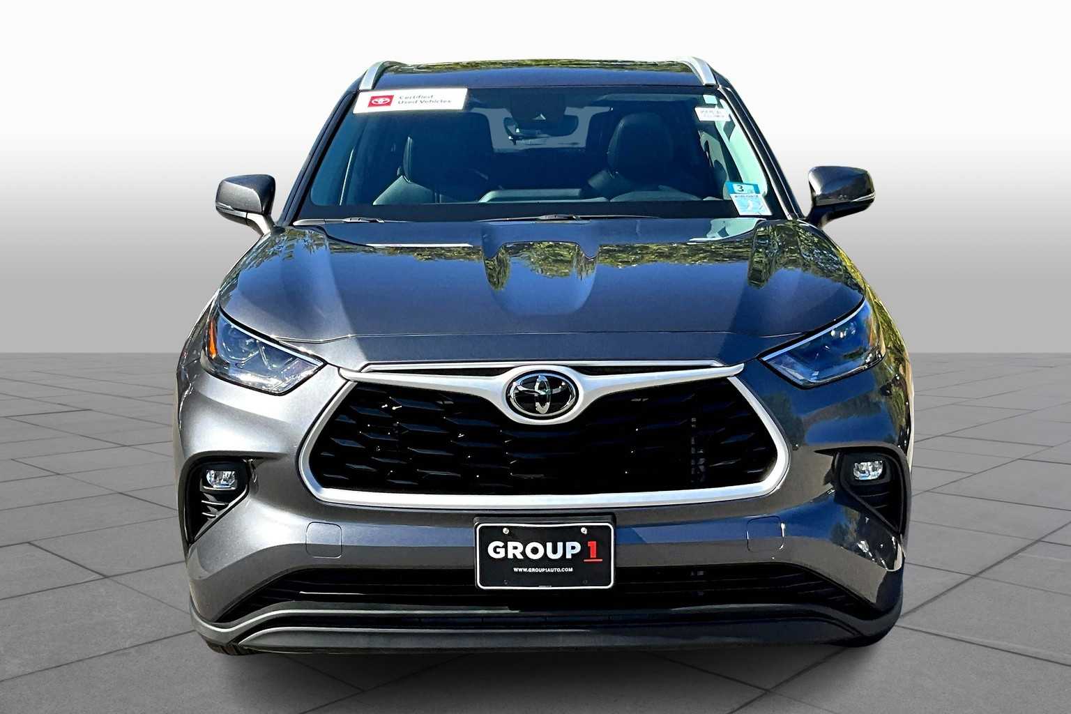 2024 Toyota Highlander XLE photo 3