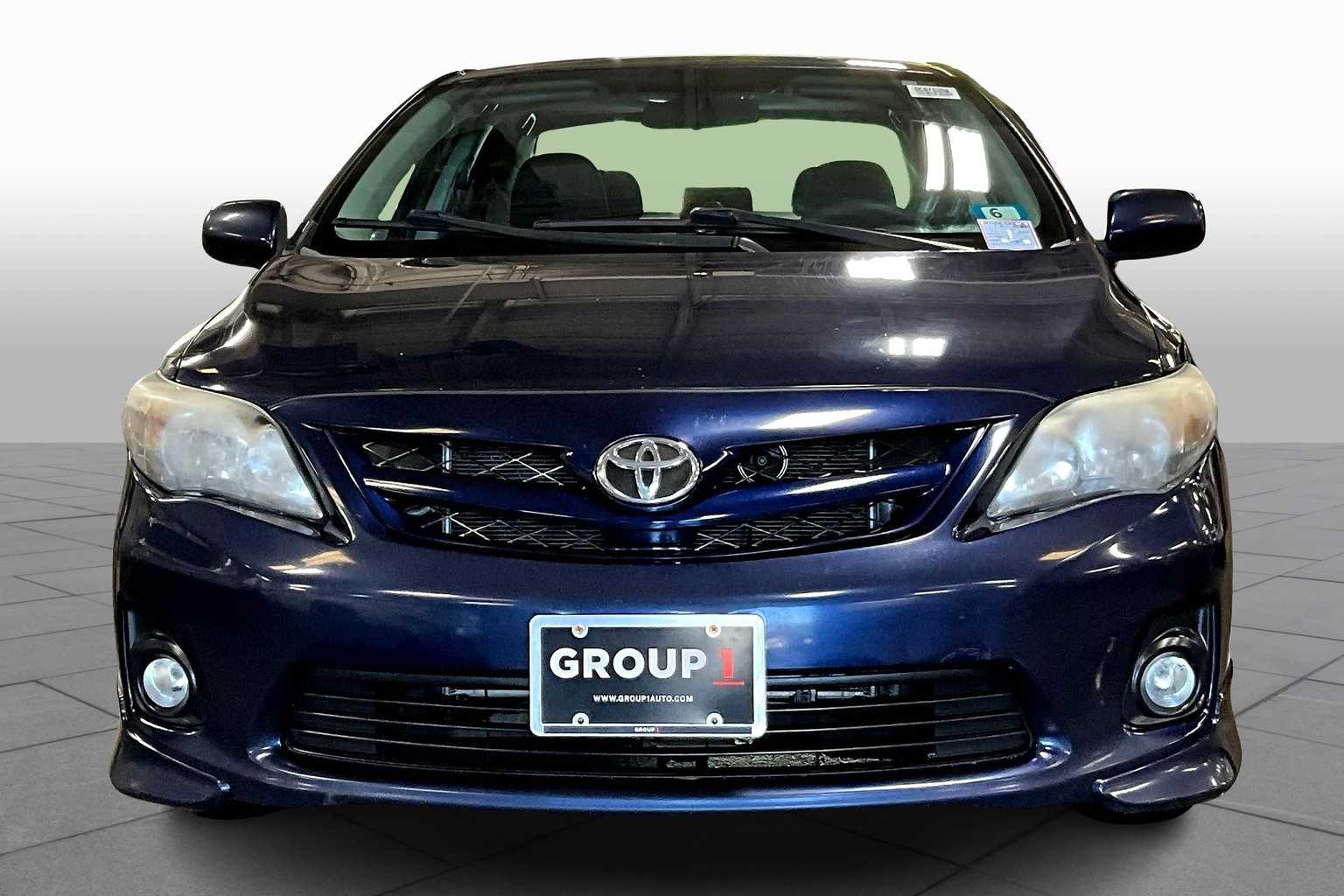 2013 Toyota Corolla S photo 3