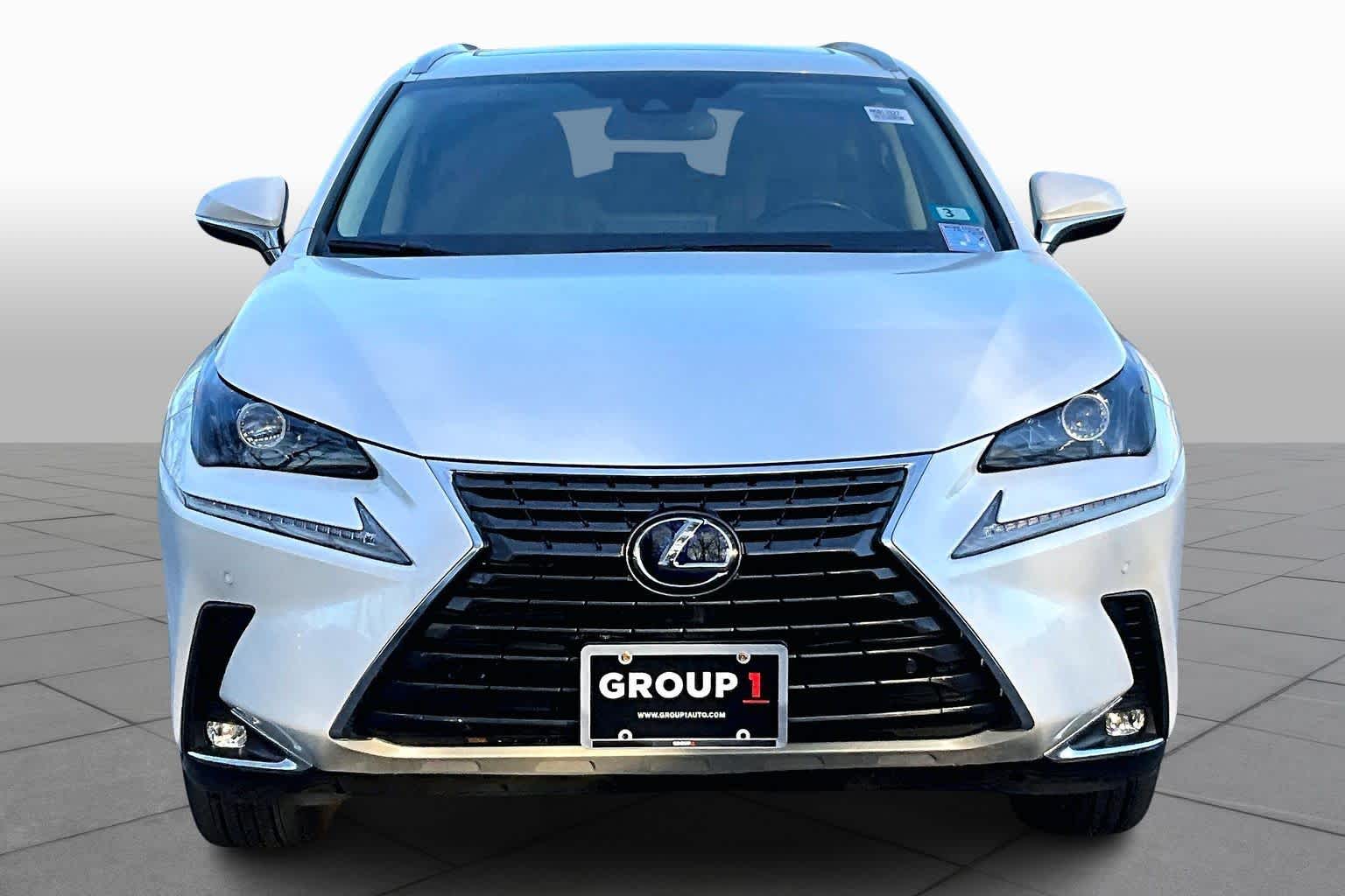 2021 Lexus NX 300h photo 3