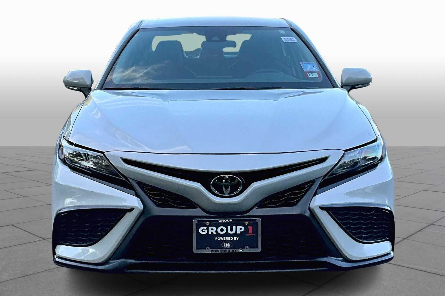 2024 Toyota Camry SE photo 3