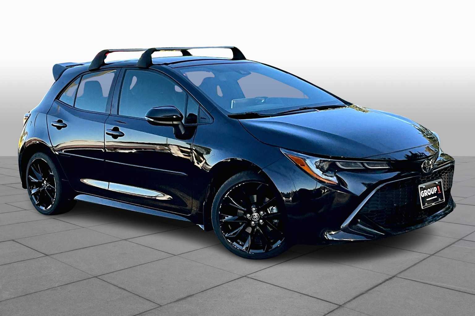 2022 Toyota Corolla SE Nightshade Edition photo 2