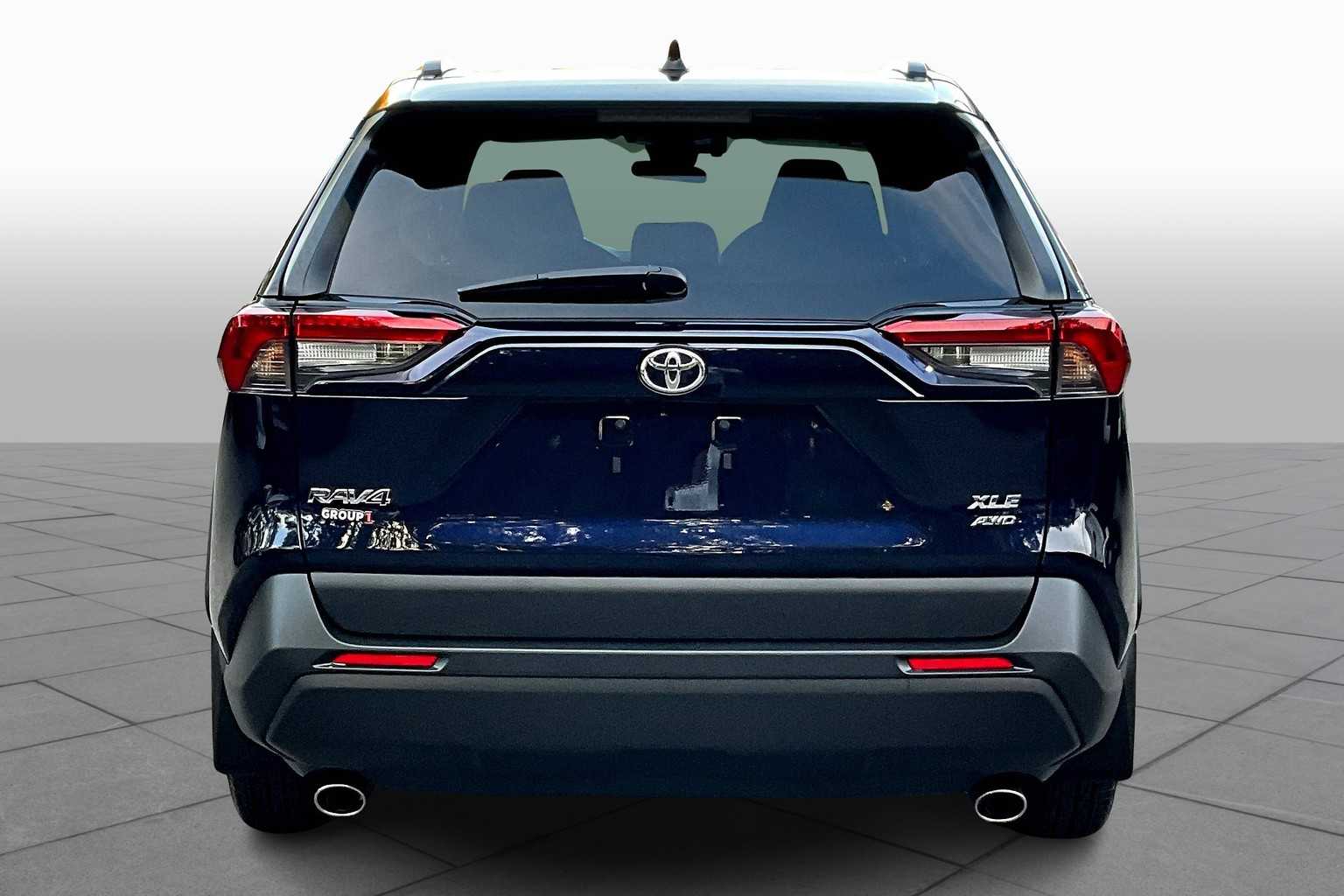 2024 Toyota RAV4 XLE photo 4