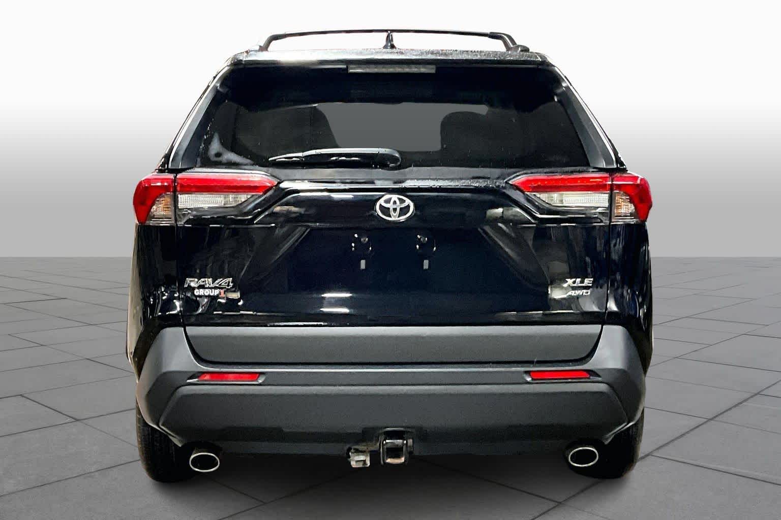 2022 Toyota RAV4 XLE photo 4