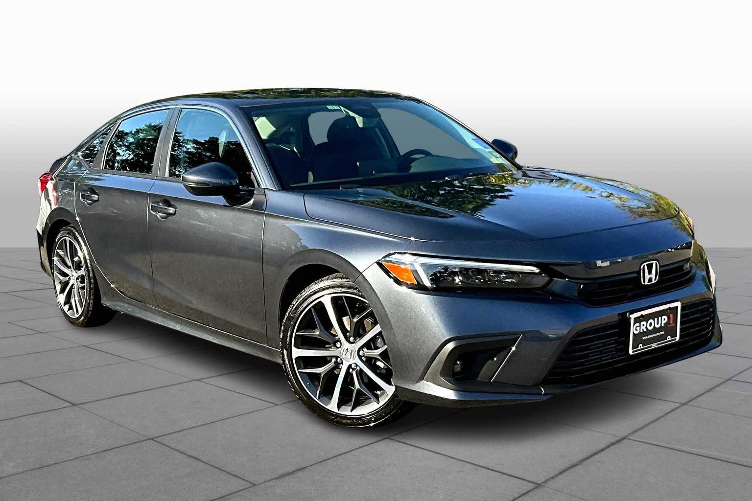 2024 Honda Civic Touring photo 2