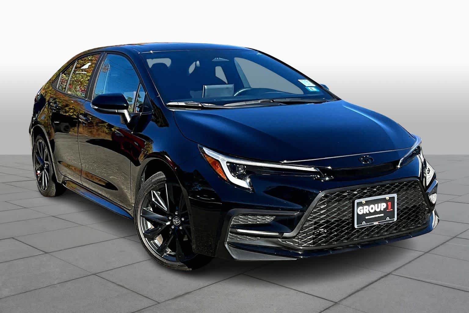 2025 Toyota Corolla SE photo 2