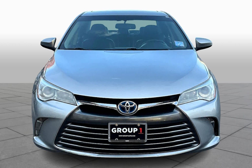 Used 2017 Toyota Camry Hybrid XLE Sedan