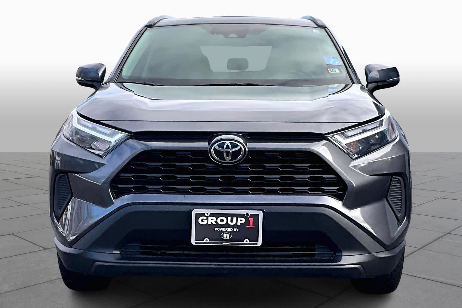 2024 Toyota RAV4 XLE photo 2