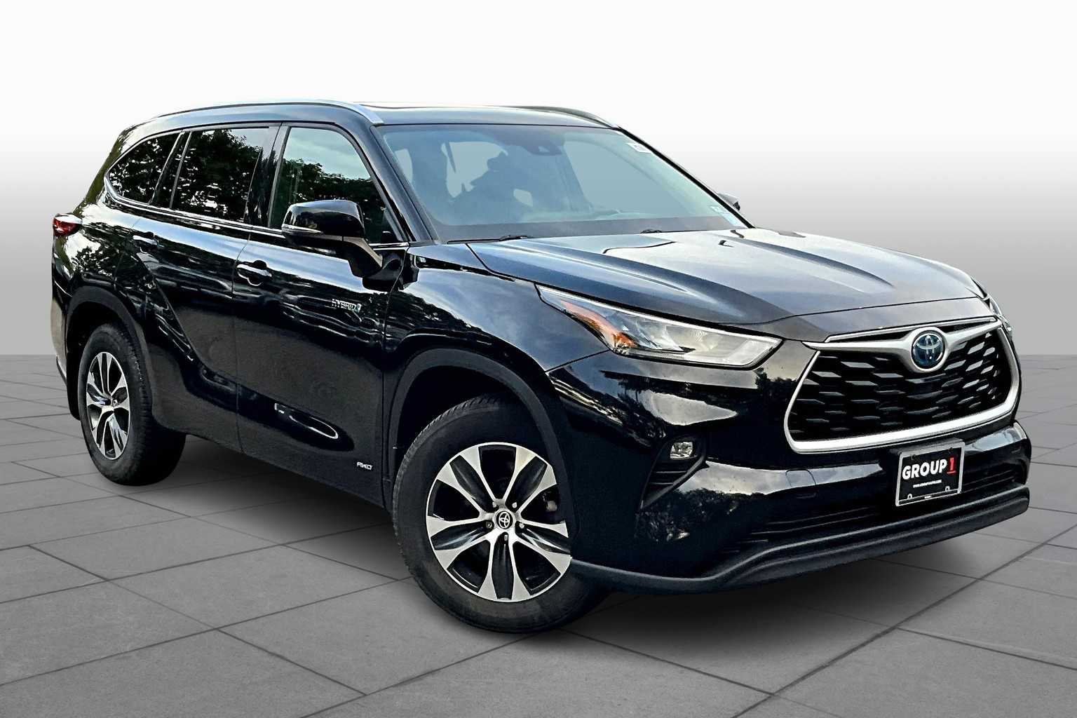 2020 Toyota Highlander Hybrid XLE photo 2
