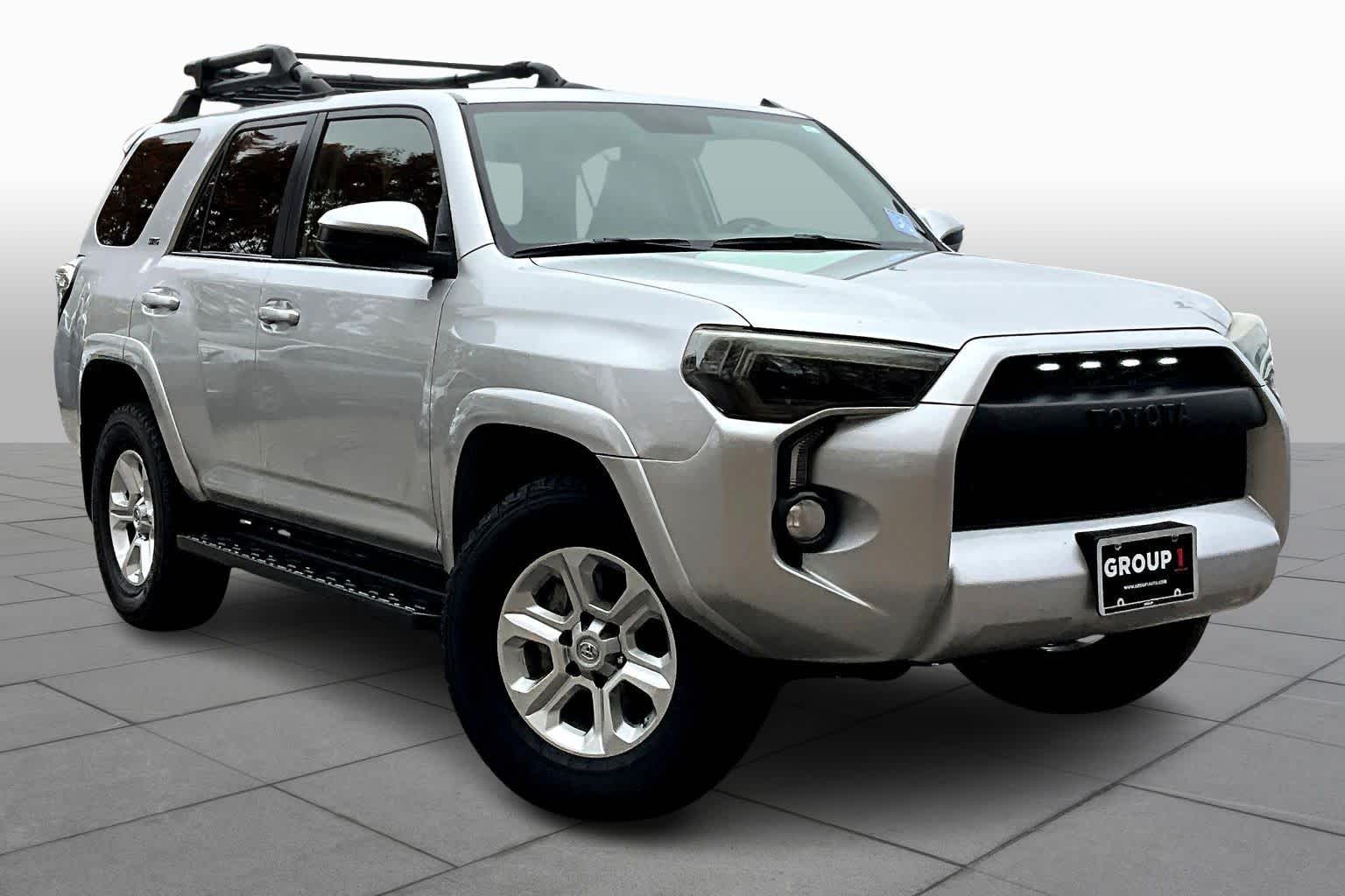 2015 Toyota 4Runner SR5 photo 2