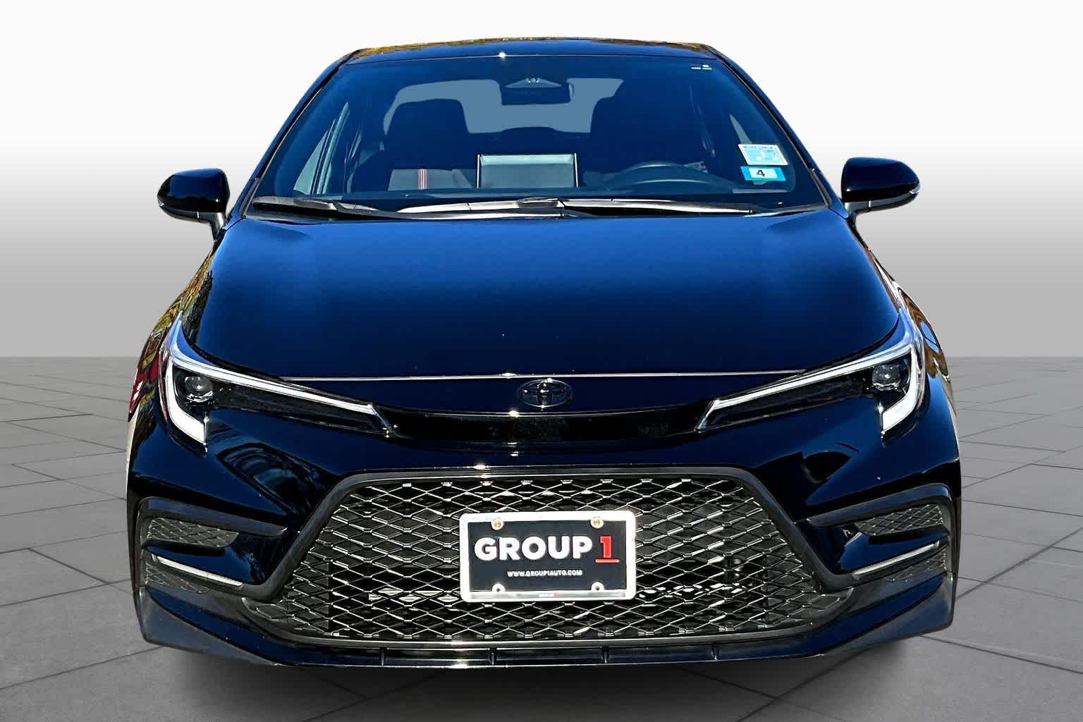 2025 Toyota Corolla SE photo 3