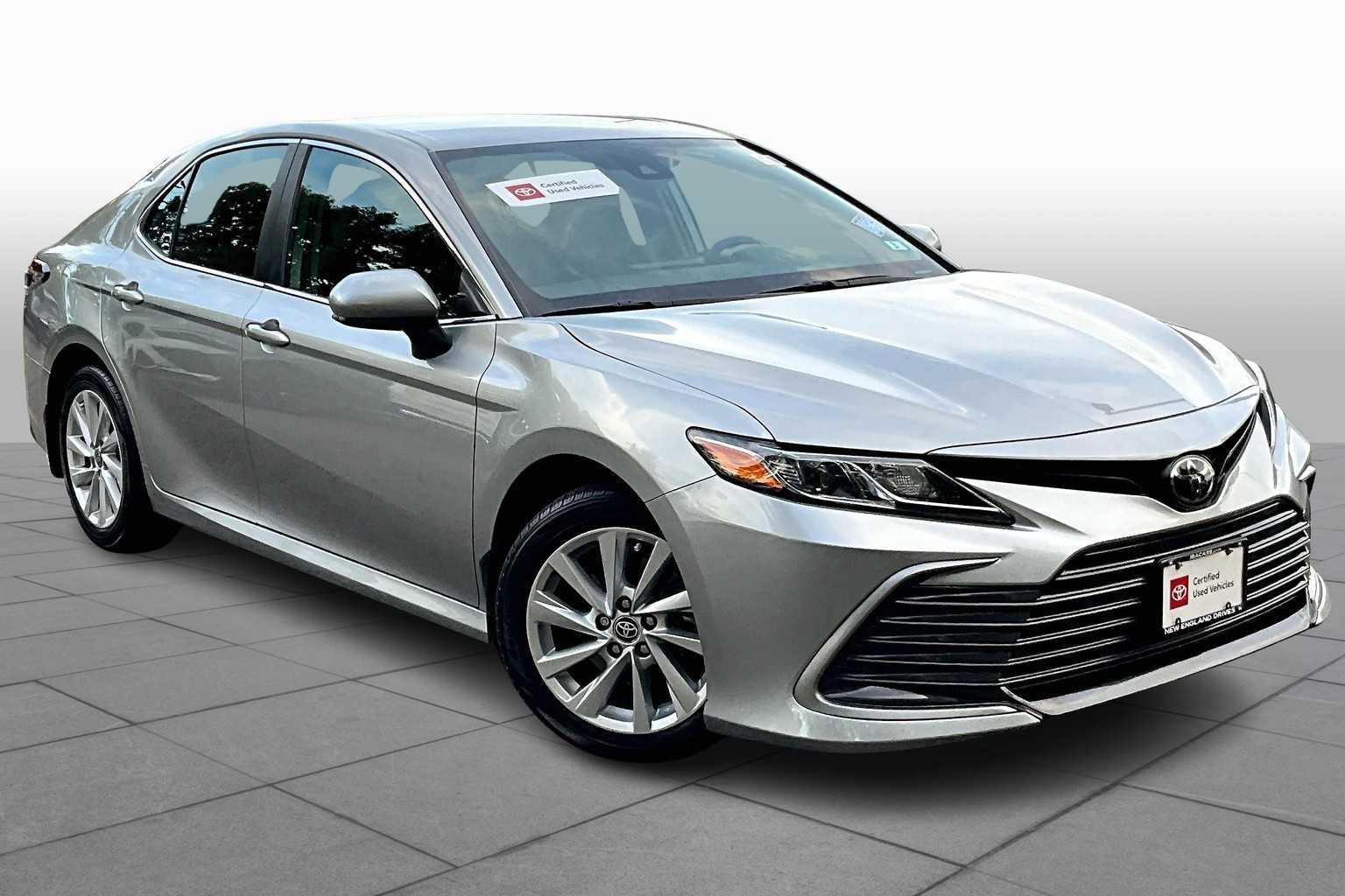 2023 Toyota Camry LE photo 2