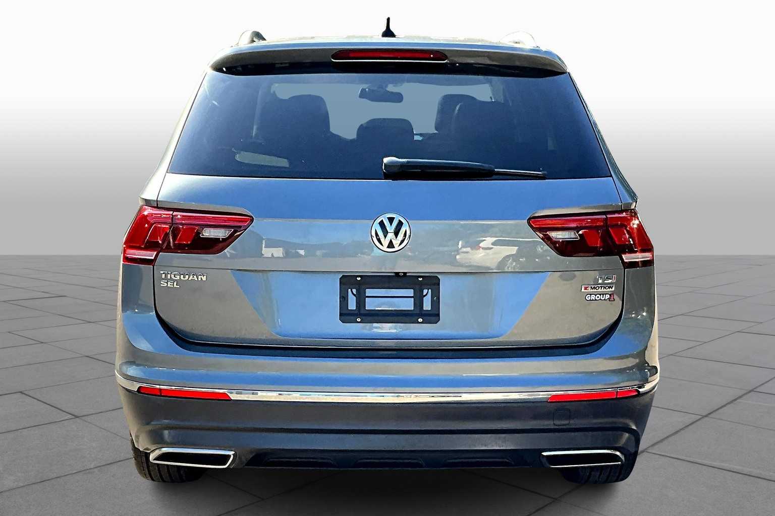 2018 Volkswagen Tiguan SEL photo 4