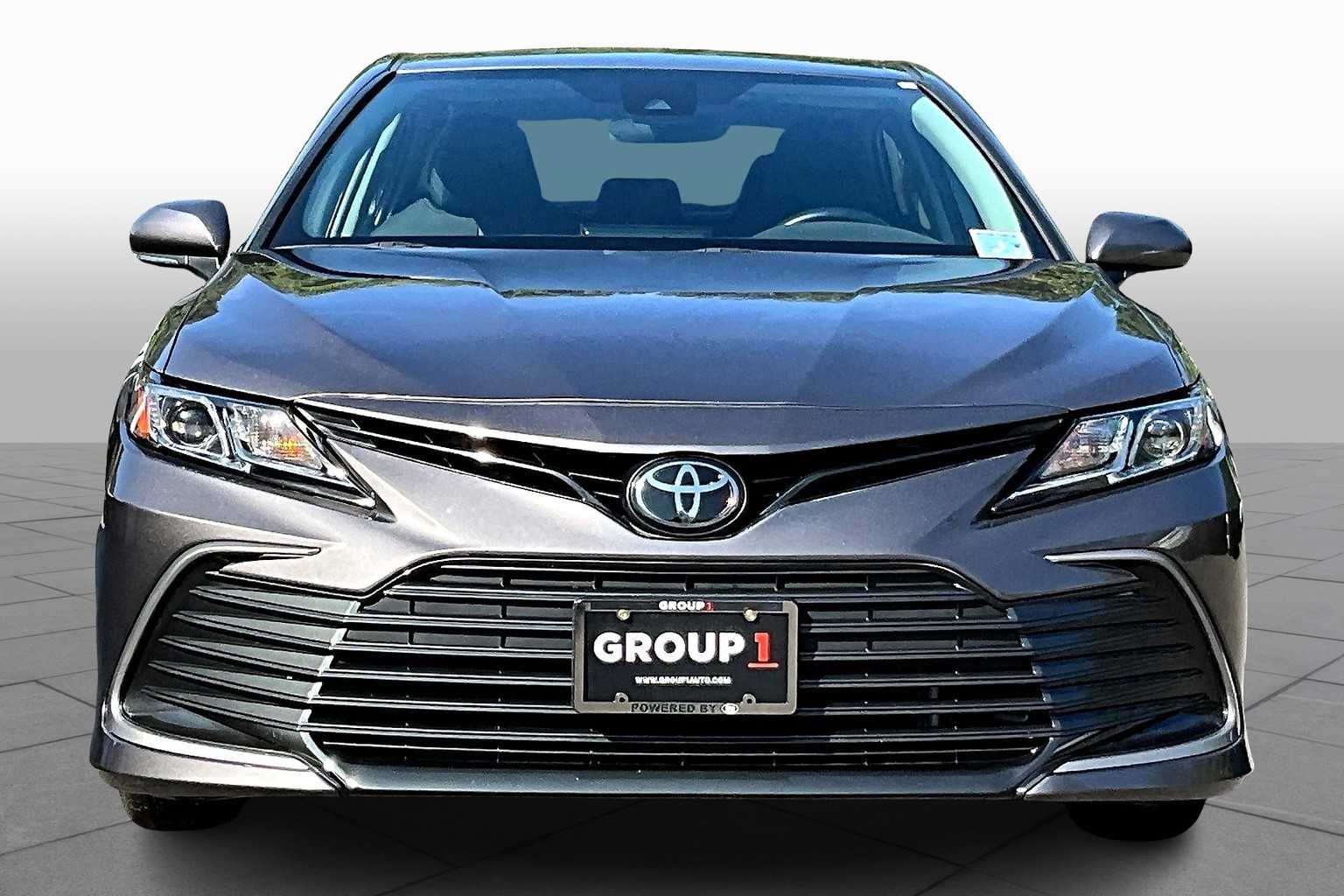 2023 Toyota Camry LE photo 3