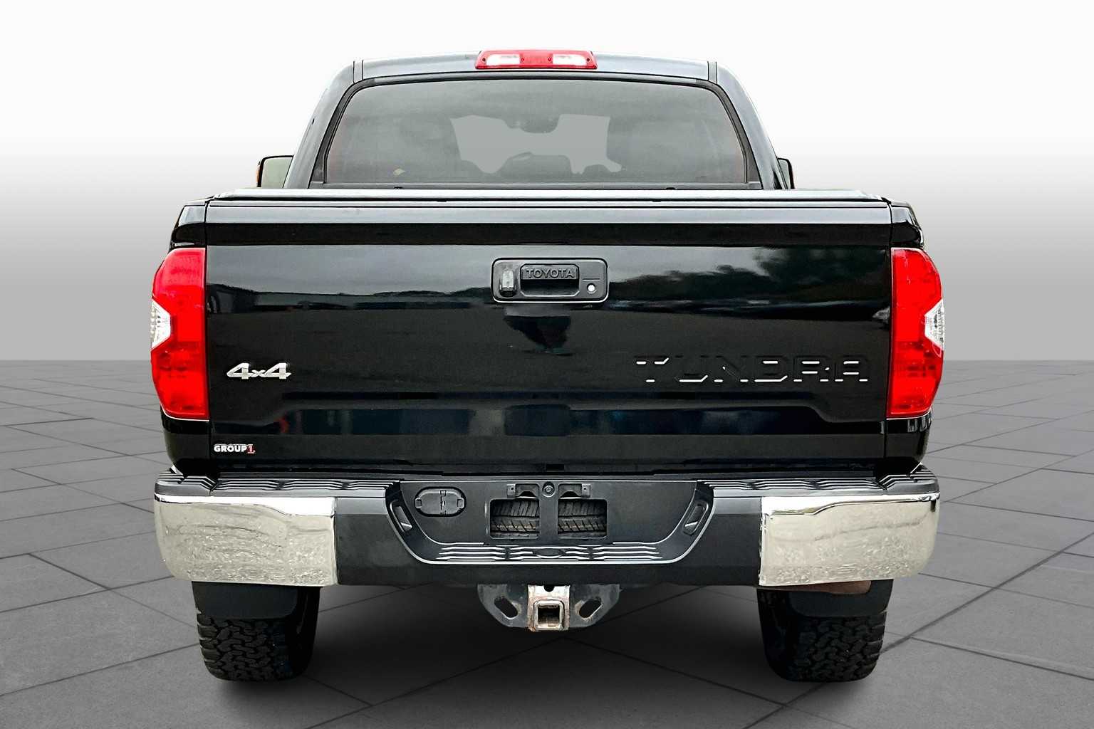 2019 Toyota Tundra SR5 CrewMax photo 4