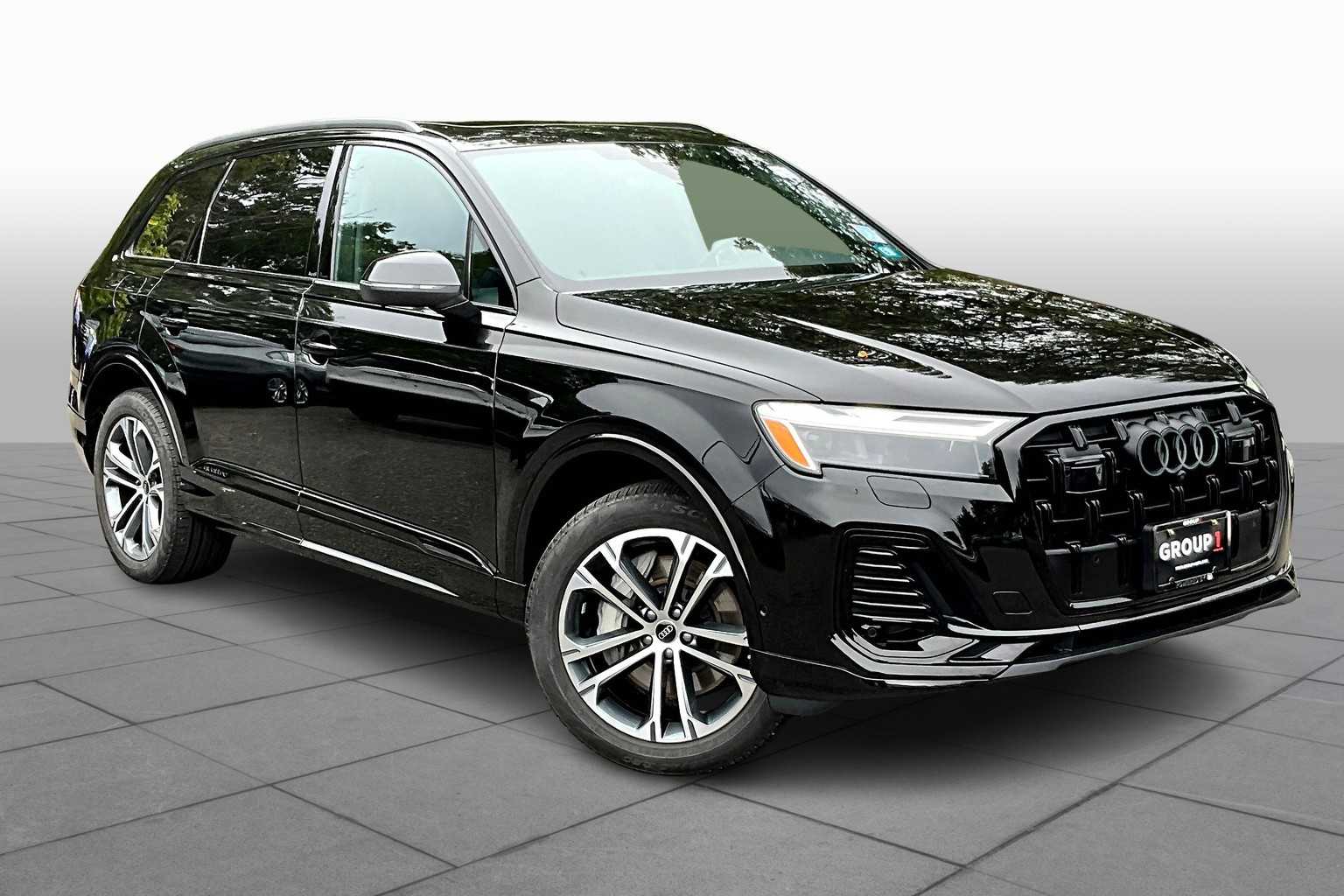 2025 Audi Q7 Premium Plus photo 2
