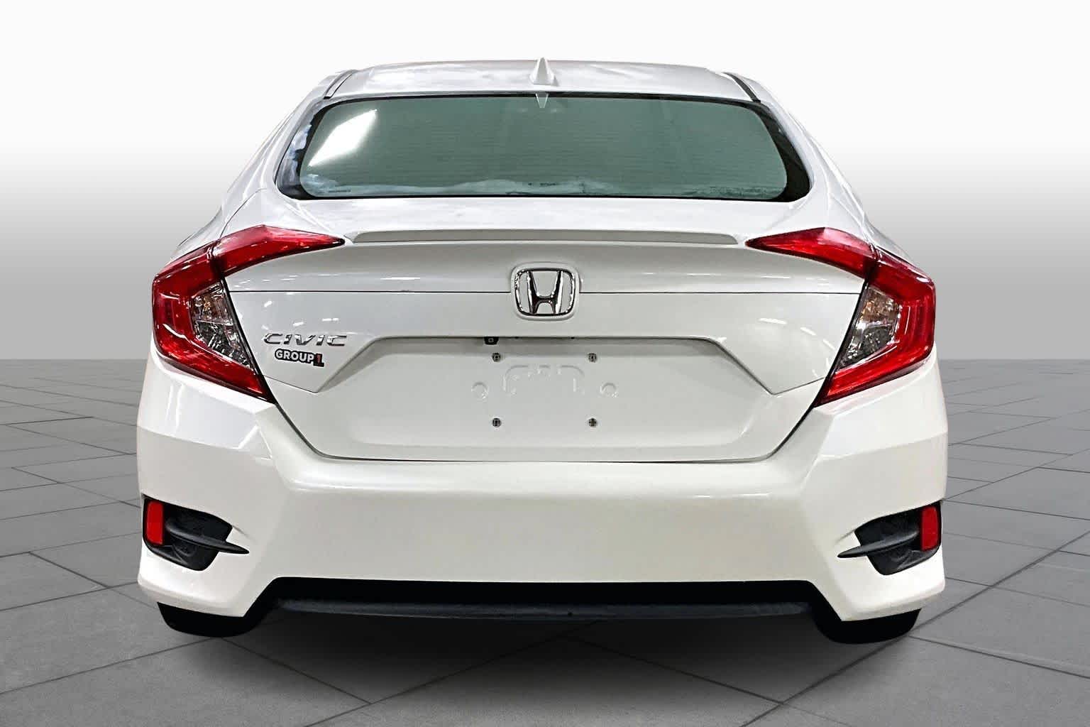 2017 Honda Civic EX-T photo 3