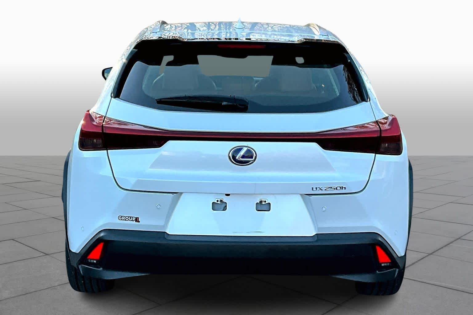 2021 Lexus UX Premium photo 4