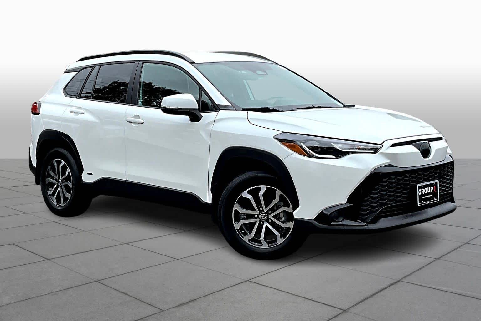 2023 Toyota Corolla Hybrid SE photo 2