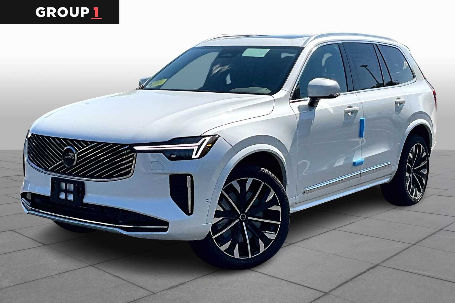 2026 Volvo XC90 Plus's photo