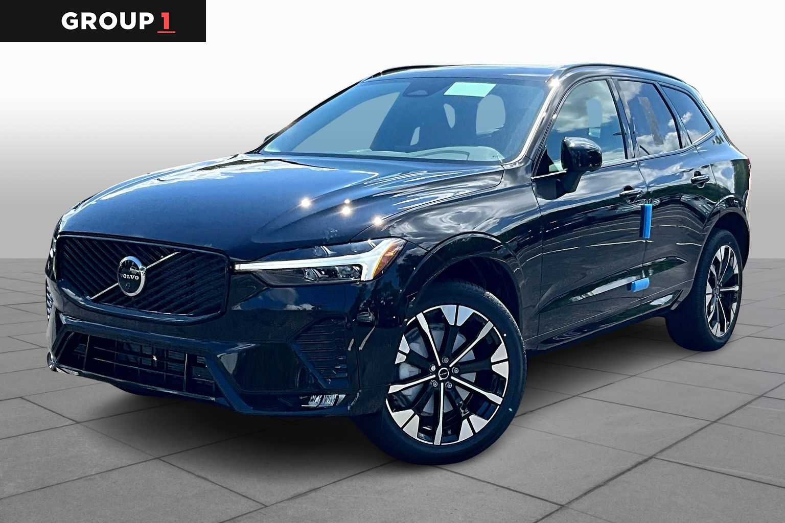 2026 Volvo XC60 Plus's photo